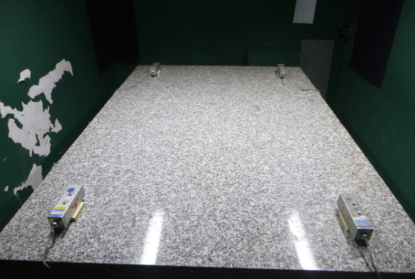 Etude de massifs antivibratiles - Horiba